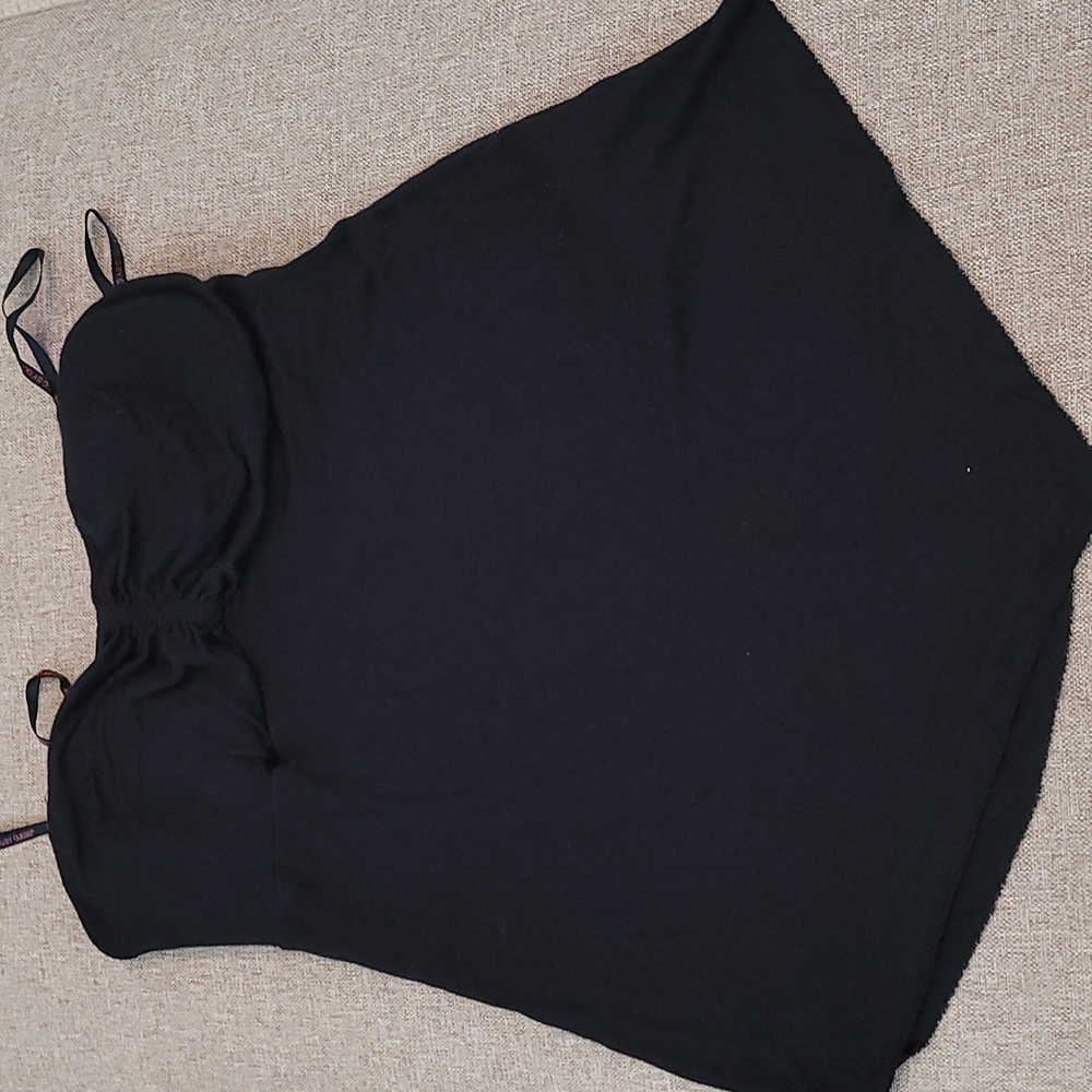 G BY Guess top
